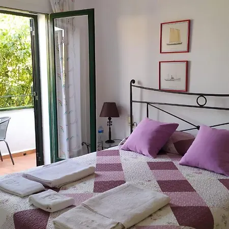 Magnolia, Habitacion Matrimonial Con Bano Uso Privado, En Casa Compartida
