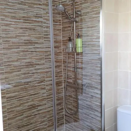 Magnolia, Habitacion Matrimonial Con Bano Uso Privado, En Casa Compartida * Palafrugell
