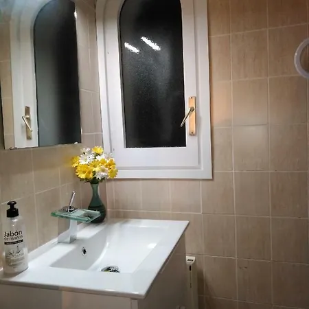 Magnolia, Habitacion Matrimonial Con Bano Uso Privado, En Casa Compartida Homestay