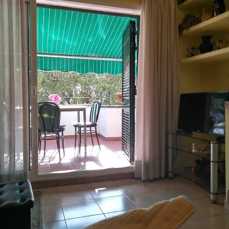 Magnolia, Habitacion Matrimonial Con Bano Uso Privado, En Casa Compartida * Palafrugell