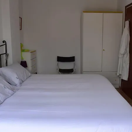 Magnolia, Habitacion Matrimonial Con Bano Uso Privado, En Casa Compartida Homestay