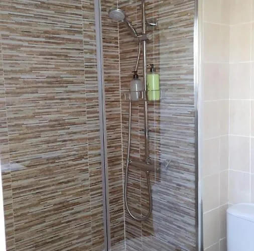 Magnolia, Habitacion Matrimonial Con Bano Uso Privado, En Casa Compartida * Palafrugell