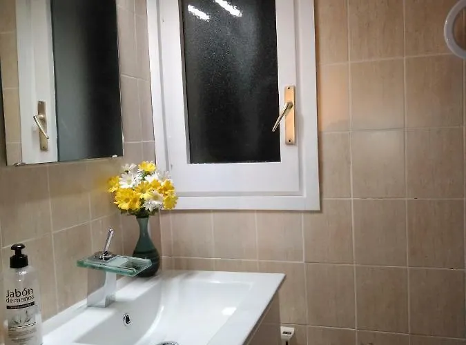 Magnolia, Habitacion Matrimonial Con Bano Uso Privado, En Casa Compartida Homestay szállás